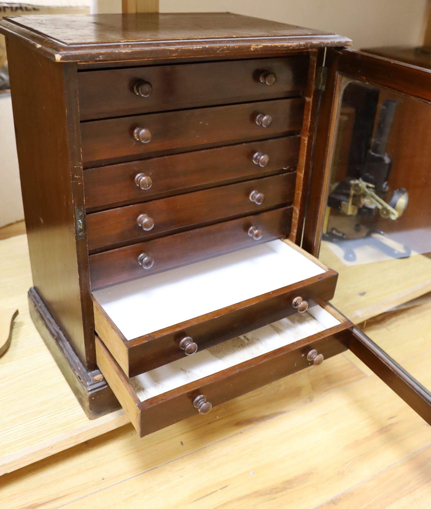 An early 20th century mahogany collector's cabinet, 51 cm high, 42 cm wide